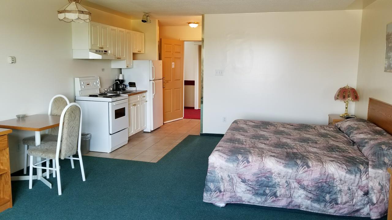 Western Budget Motel Cold Lake エクステリア 写真