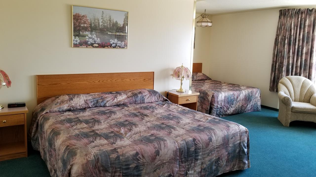 Western Budget Motel Cold Lake エクステリア 写真